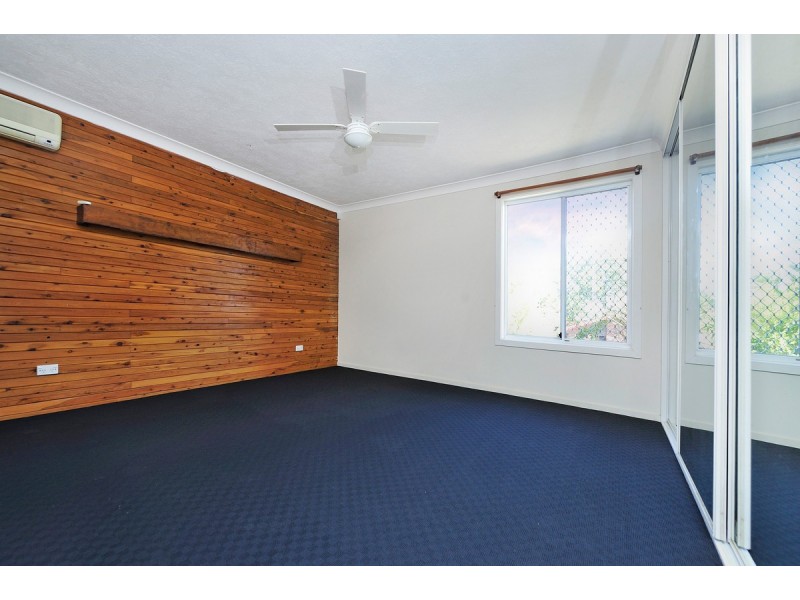 28 Thoms Crescent, Mount Warren Park QLD 4207