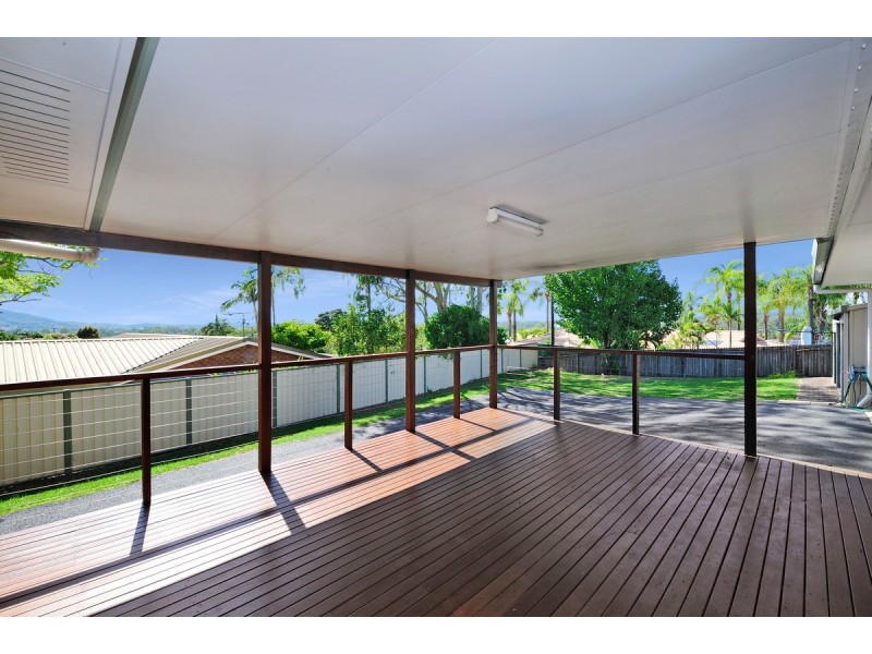 28 Thoms Crescent, Mount Warren Park QLD 4207