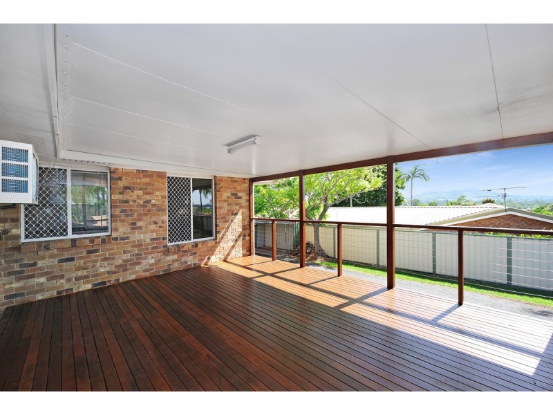 28 Thoms Crescent, Mount Warren Park QLD 4207