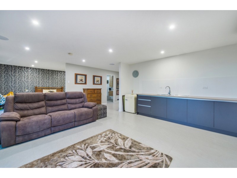 11 Guara Grove East, Pimpama QLD 4209