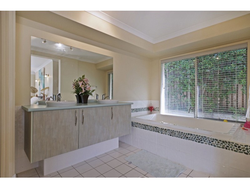 8 Helidon Grove, Ormeau QLD 4208