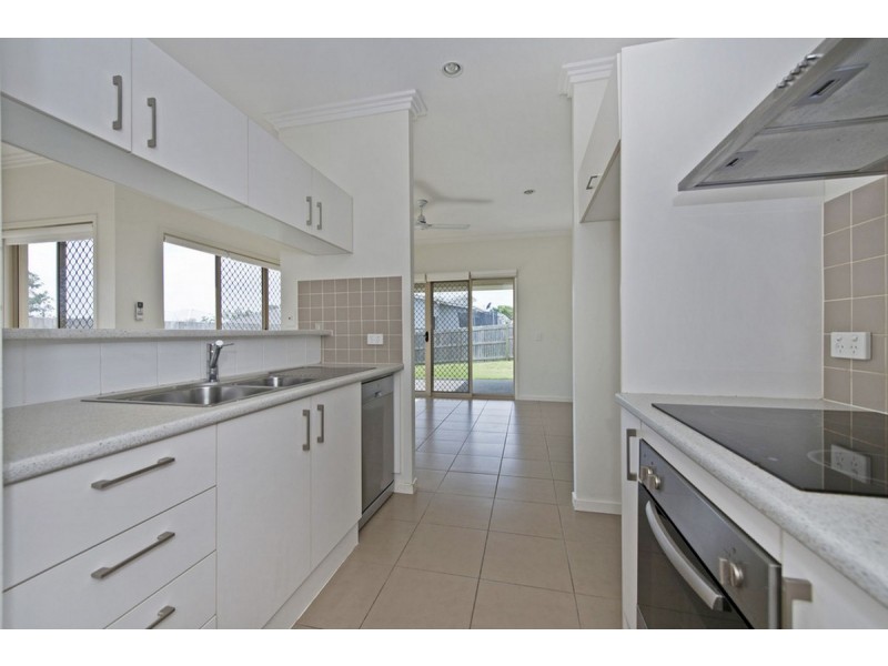 8 Kondalilla Terrace, Waterford QLD 4133