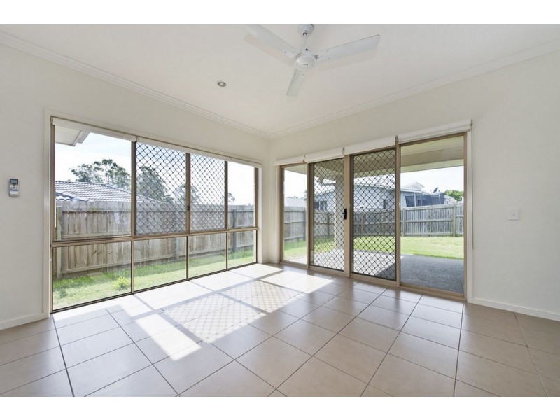 8 Kondalilla Terrace, Waterford QLD 4133