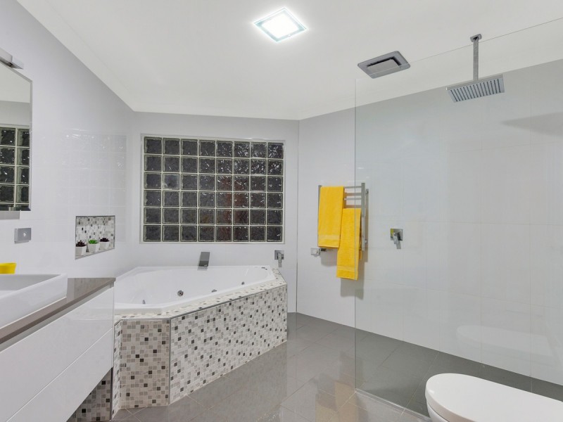 4 Philben Drive, Ormeau QLD 4208