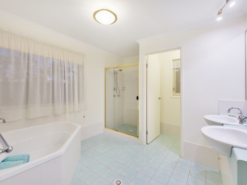 16 Islandview Terrace, Ormeau Hills QLD 4208
