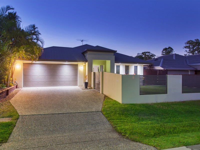 8 Pincally Crescent, Ormeau QLD 4208