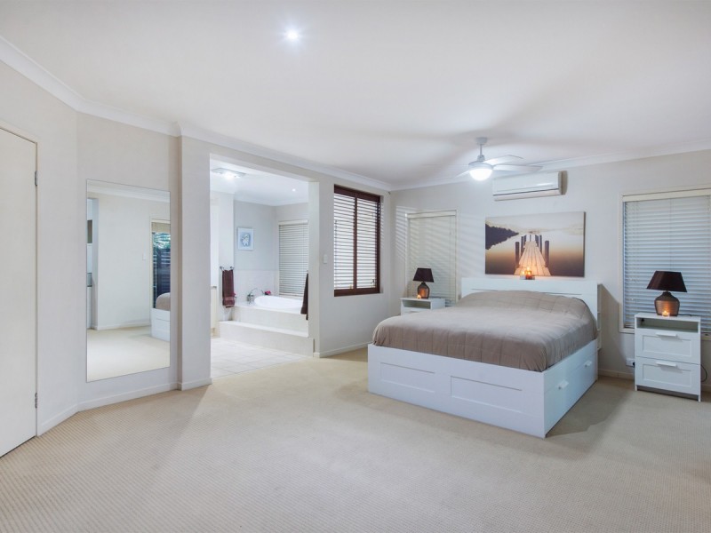 8 Pincally Crescent, Ormeau QLD 4208