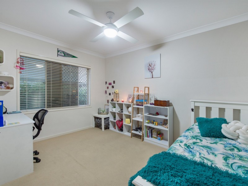 8 Pincally Crescent, Ormeau QLD 4208