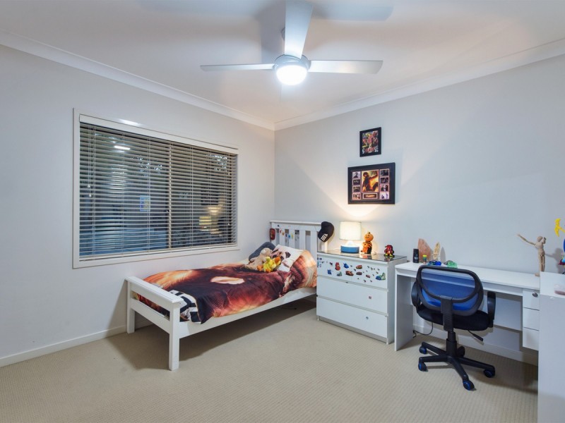 8 Pincally Crescent, Ormeau QLD 4208