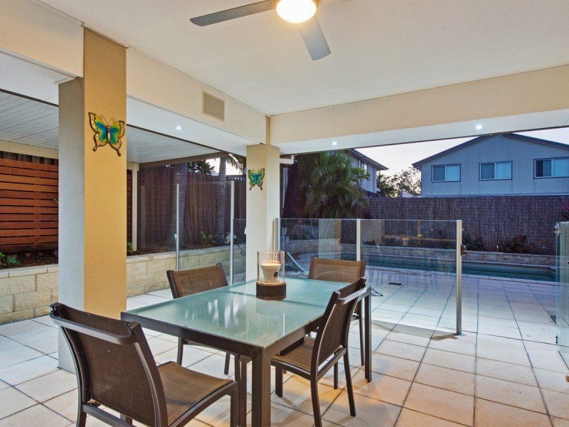 8 Pincally Crescent, Ormeau QLD 4208