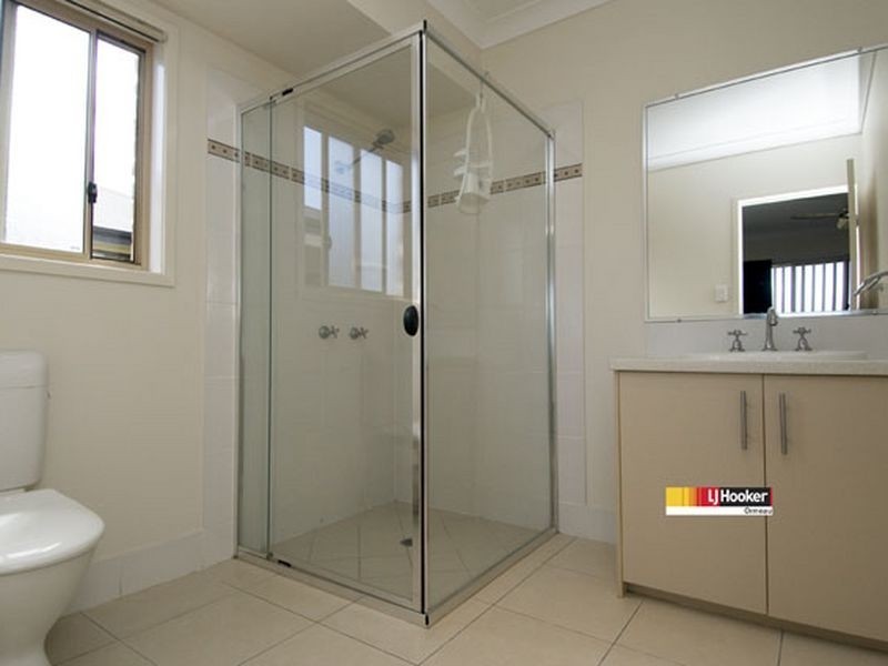 24 Paris Pde, Ormeau QLD 4208