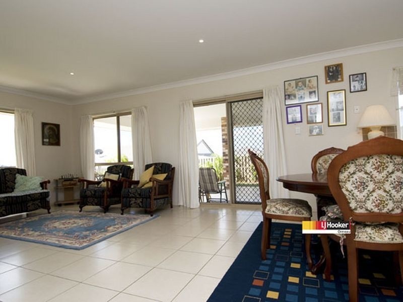 24 Paris Pde, Ormeau QLD 4208