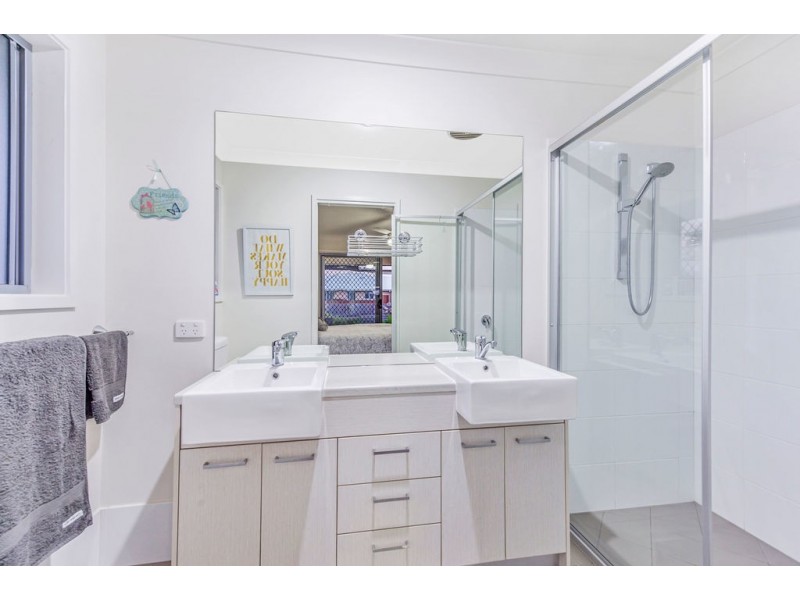 42 Brookside Circuit, Ormeau QLD 4208