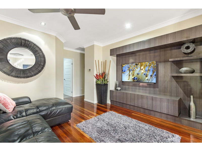 17 Islandview Terrace, Ormeau Hills QLD 4208