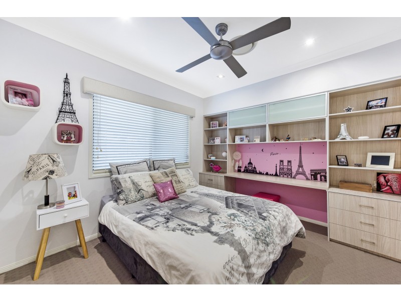 17 Islandview Terrace, Ormeau Hills QLD 4208