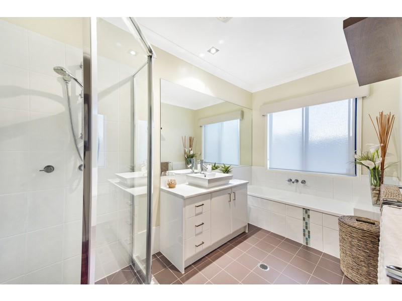 17 Islandview Terrace, Ormeau Hills QLD 4208