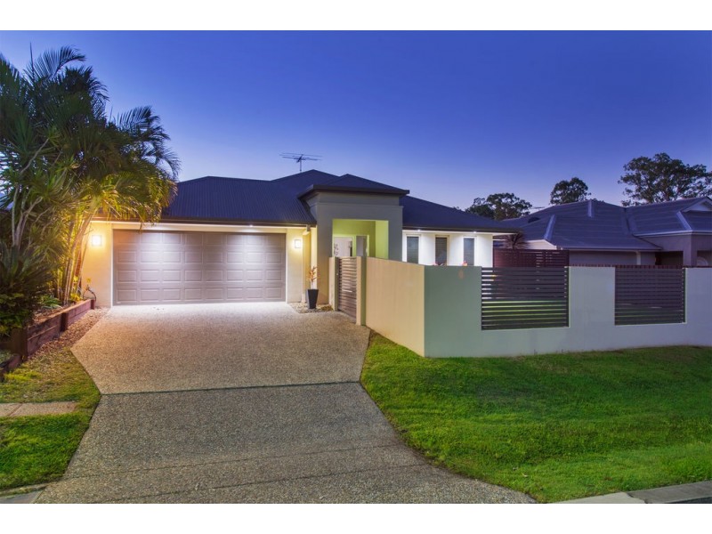 8 Pincally Crescent, Ormeau QLD 4208