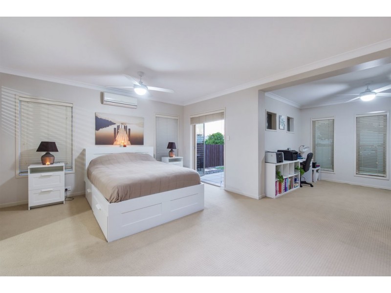 8 Pincally Crescent, Ormeau QLD 4208