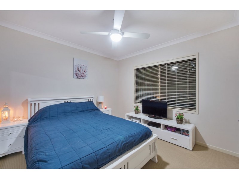 8 Pincally Crescent, Ormeau QLD 4208