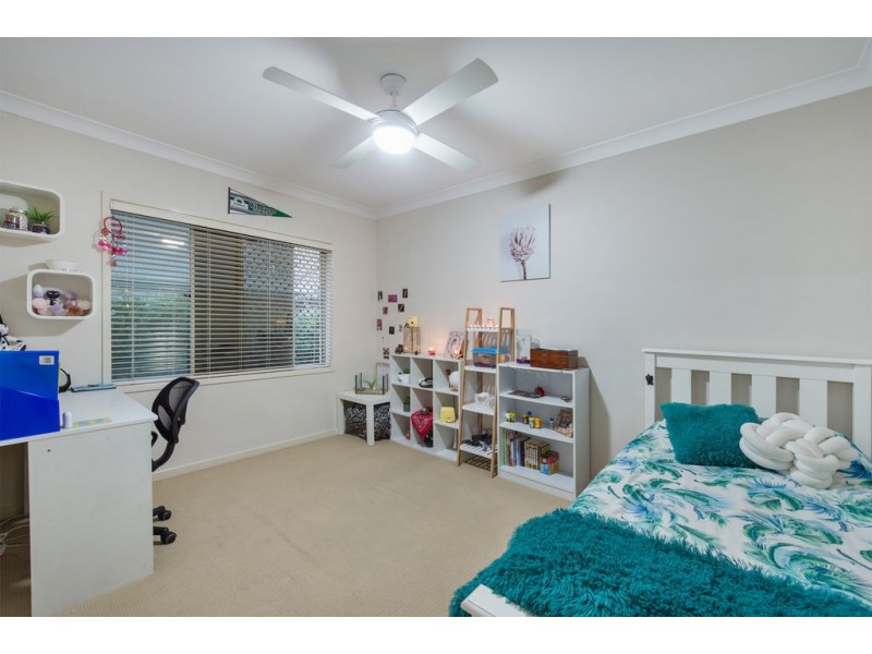 8 Pincally Crescent, Ormeau QLD 4208