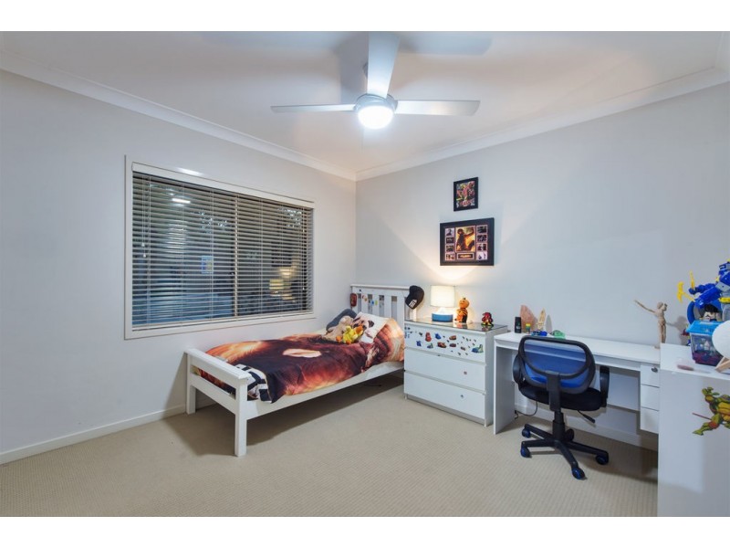 8 Pincally Crescent, Ormeau QLD 4208