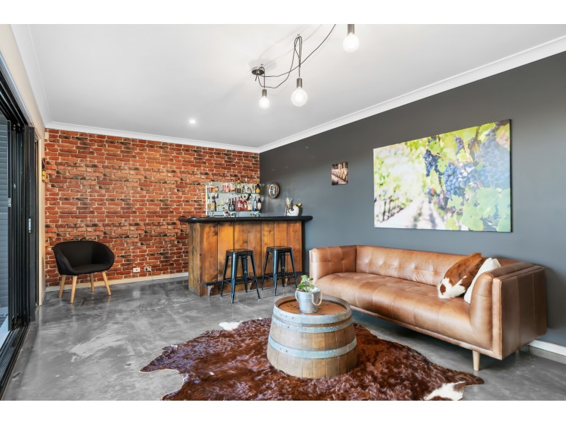 27 Sir Charles Holm Drive, Ormeau Hills QLD 4208