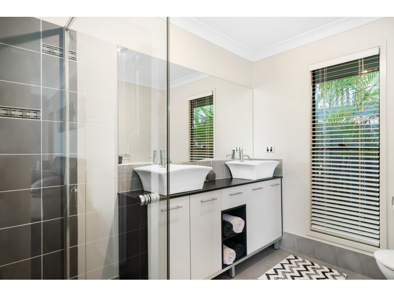 27 Sir Charles Holm Drive, Ormeau Hills QLD 4208