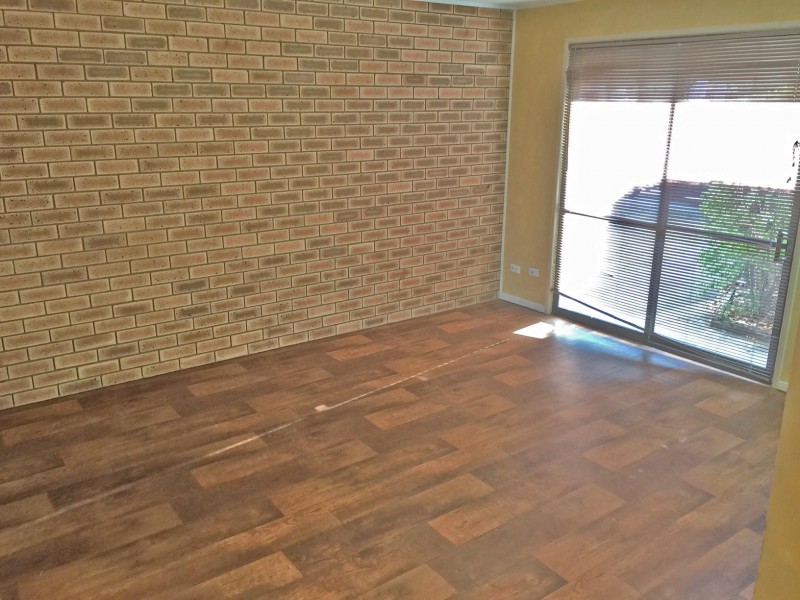 2/4 Conoble Court, Eagleby QLD 4207