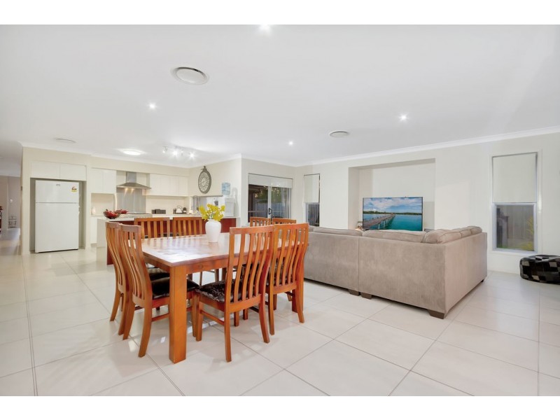 25 Stoney Creek Circuit, Ormeau QLD 4208