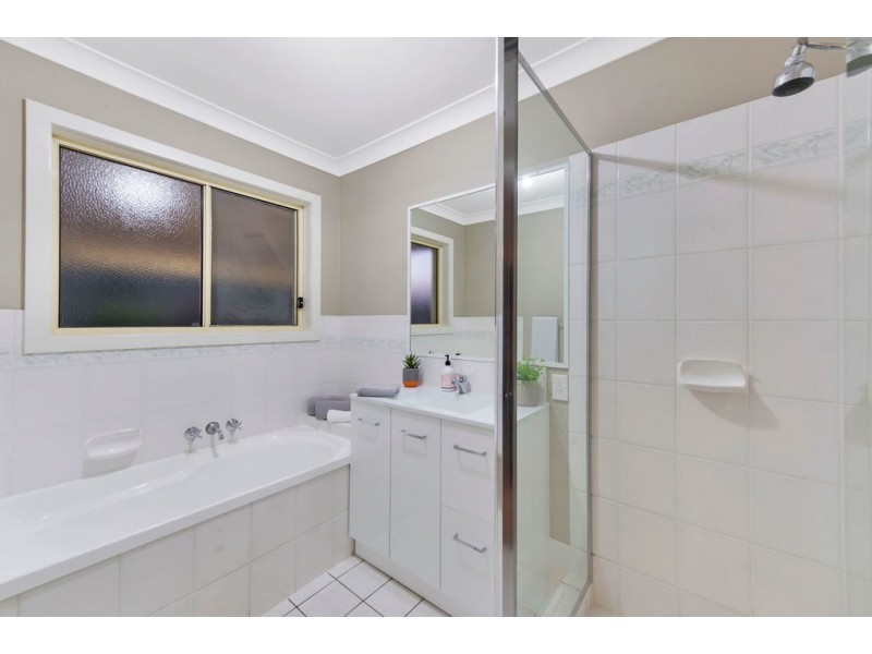 30 Pinedale Street, Oxenford QLD 4210