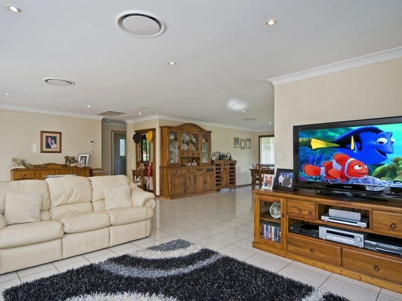 64 Vaughan Dr, Ormeau QLD 4208