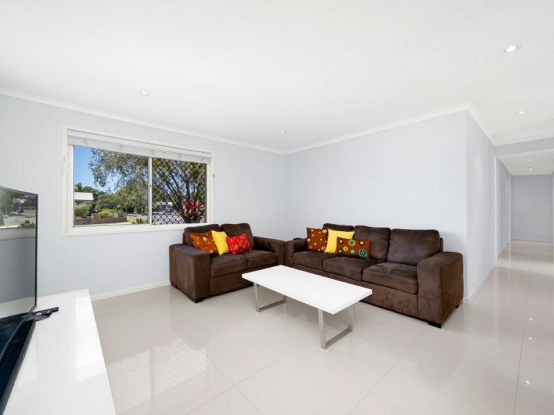 33 Vermont Crescent, Mount Warren Park QLD 4207