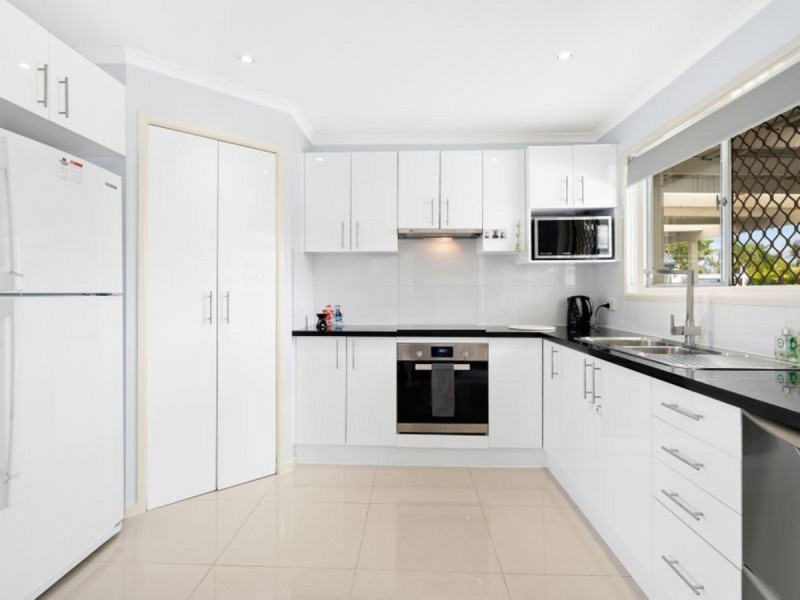 33 Vermont Crescent, Mount Warren Park QLD 4207