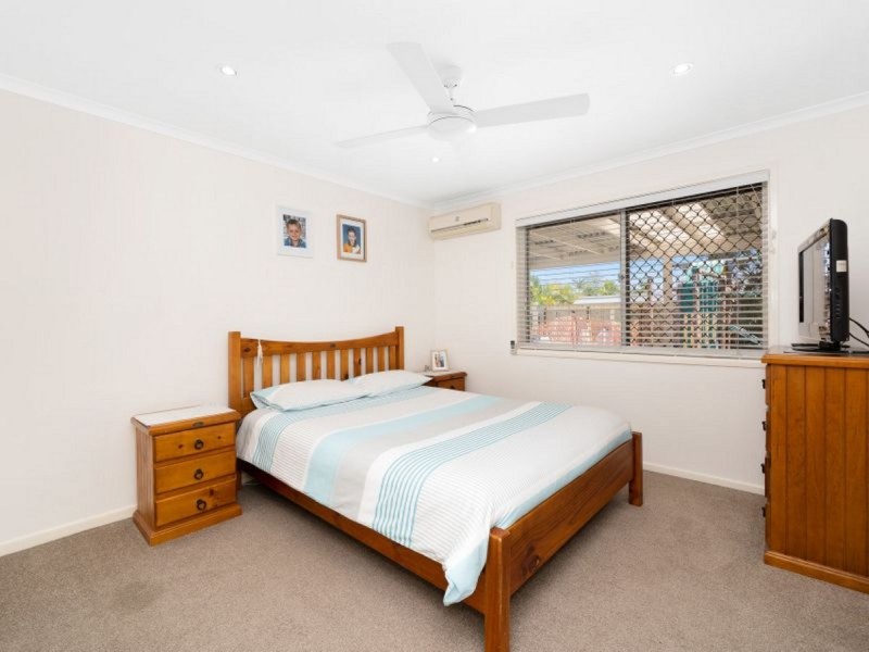 33 Vermont Crescent, Mount Warren Park QLD 4207