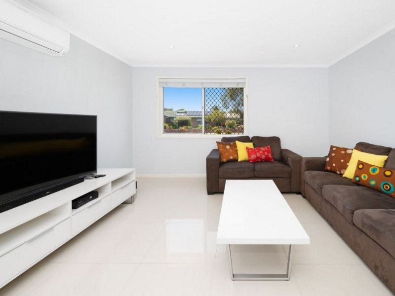 33 Vermont Crescent, Mount Warren Park QLD 4207