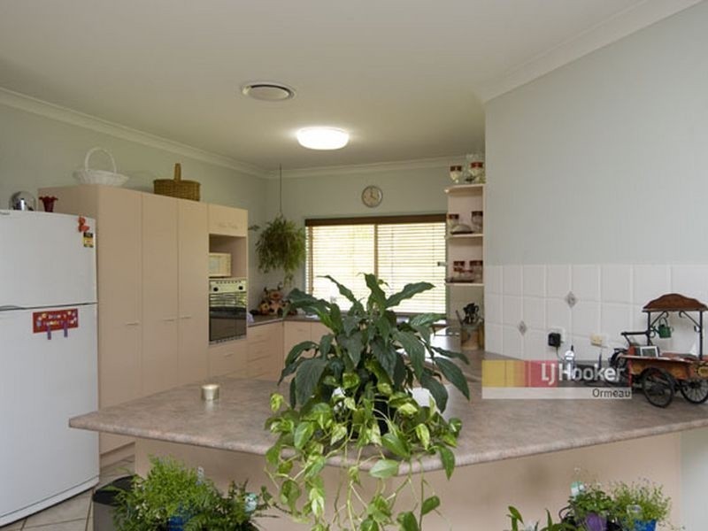 186 Halls Rd, Luscombe QLD 4207