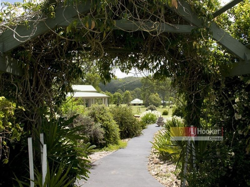 186 Halls Rd, Luscombe QLD 4207