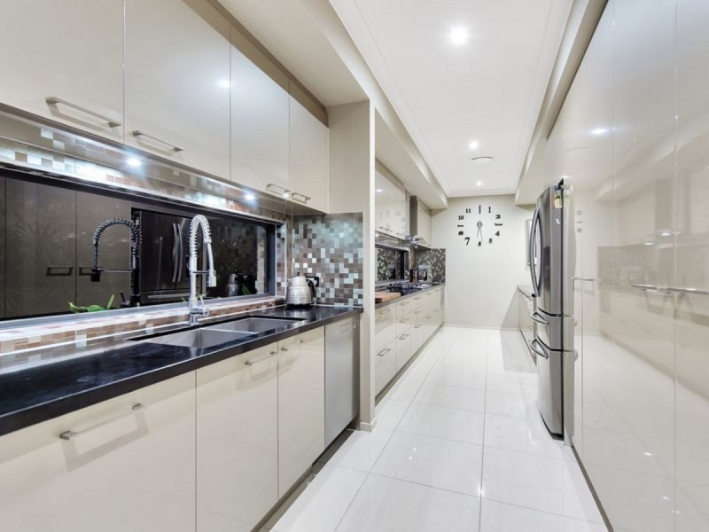 11 Terania Avenue, Ormeau Hills QLD 4208