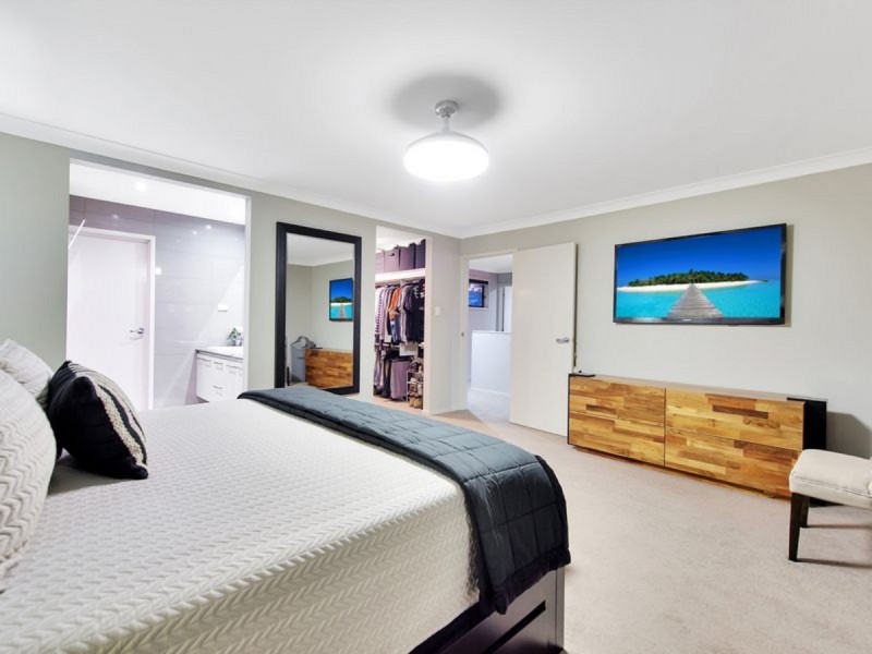 11 Terania Avenue, Ormeau Hills QLD 4208