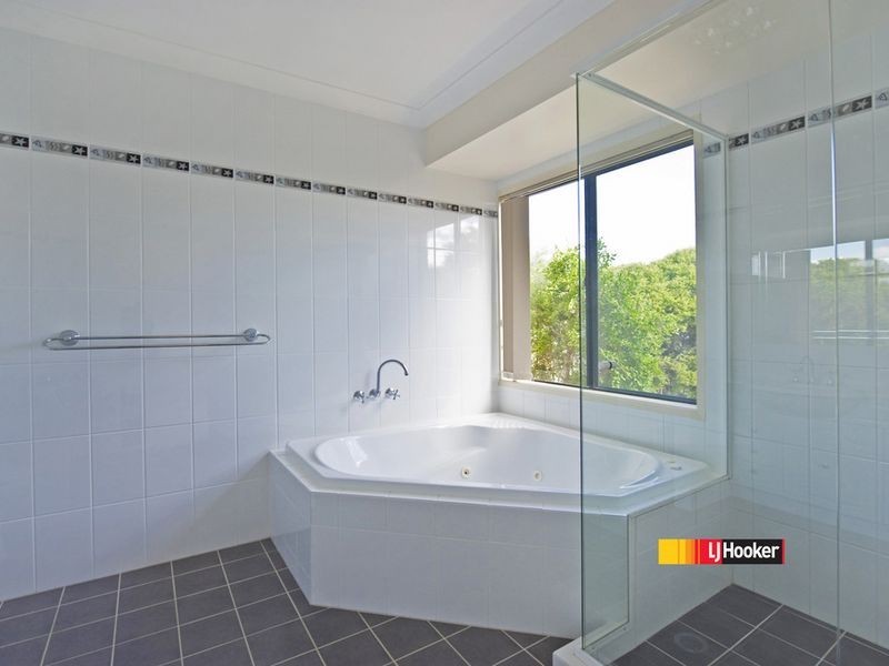 12 Stromlo Crt, Pacific Pines QLD 4211