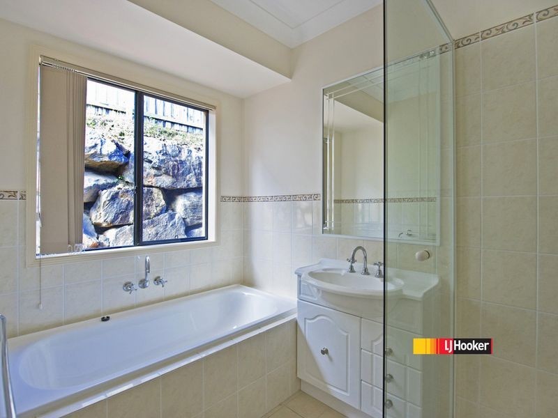 12 Stromlo Crt, Pacific Pines QLD 4211