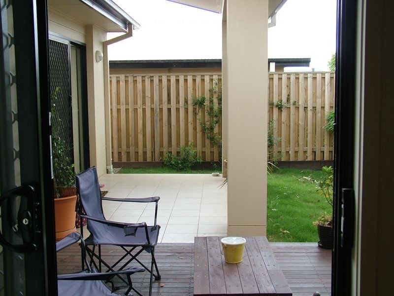 2/22 Hazelmere Cres, Ormeau QLD 4208