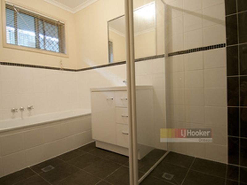 25 Studio Drive, Oxenford QLD 4210
