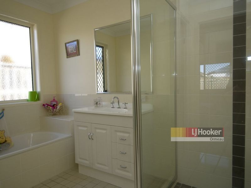 17 Lilyvale Cr, Ormeau QLD 4208