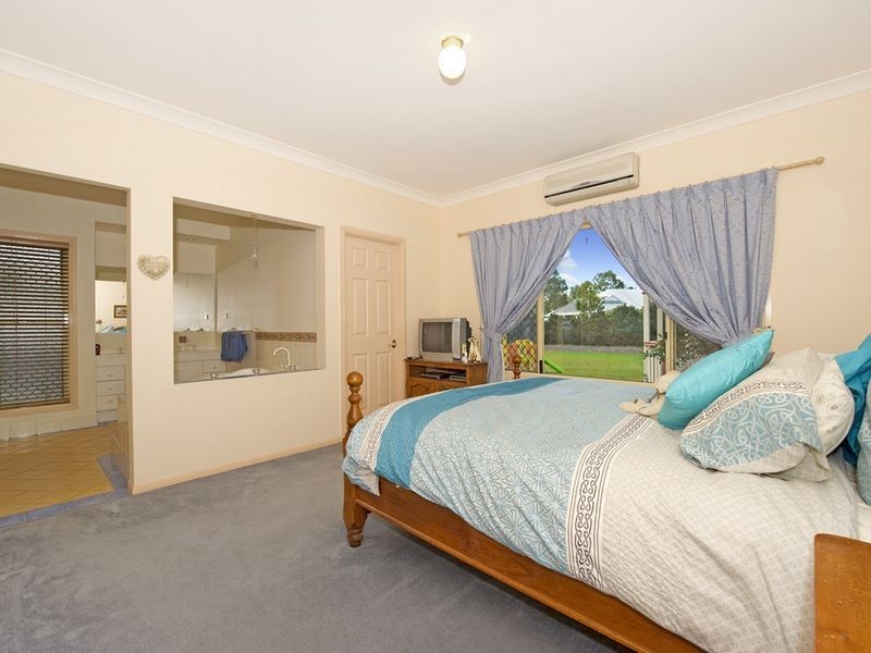 22 Kristy Crt, Yatala QLD 4207