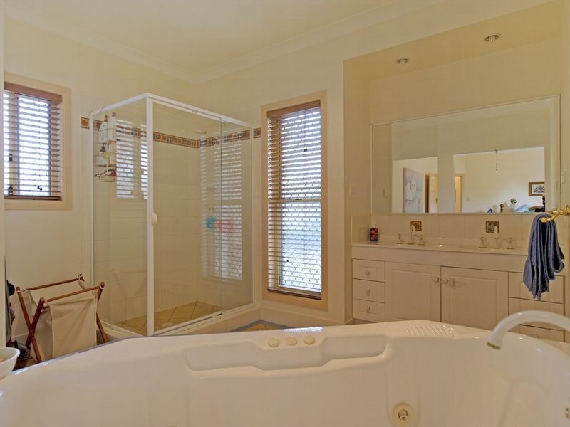 22 Kristy Crt, Yatala QLD 4207