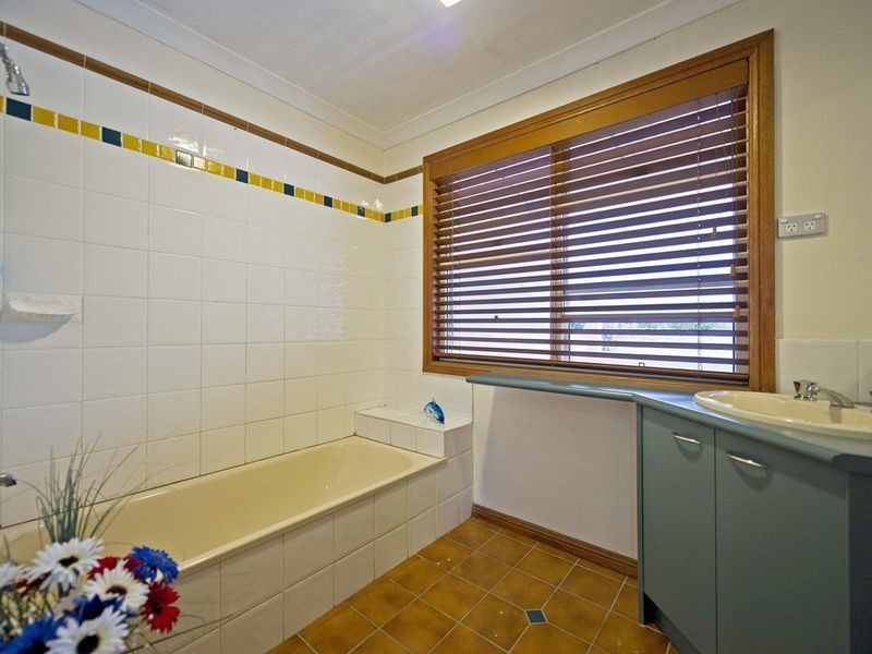 31 Taperoo Crt, Yatala QLD 4207