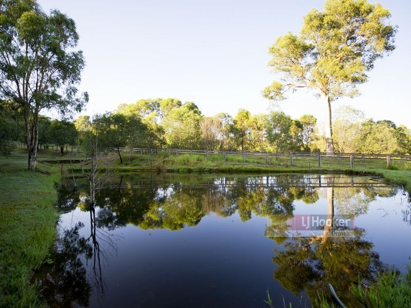 190 Halls Rd, Luscombe QLD 4207