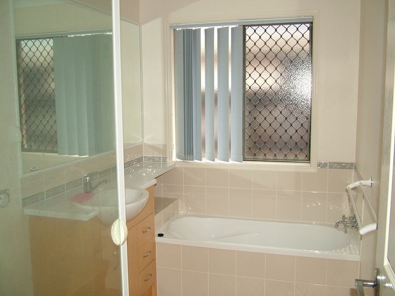 2/2 Saligna St, Ormeau QLD 4208