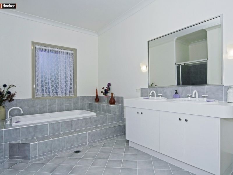 6 Enkleman Rd, Yatala QLD 4207